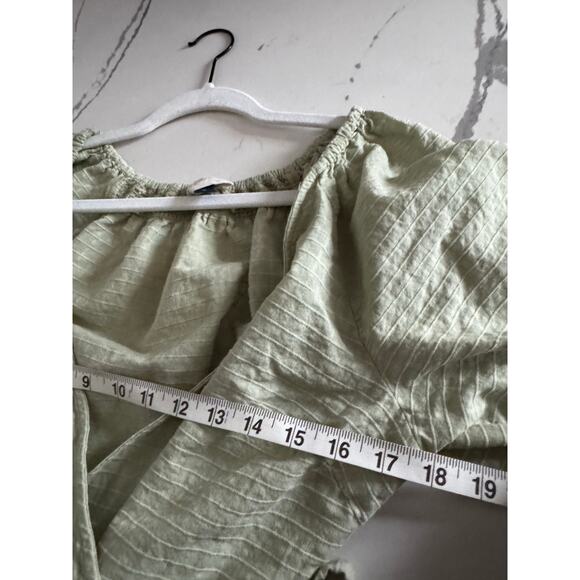 Universal Thread Crossover Tie Blouse Bubble Sleeve Sage Green Size Medium - Picture 5 of 8